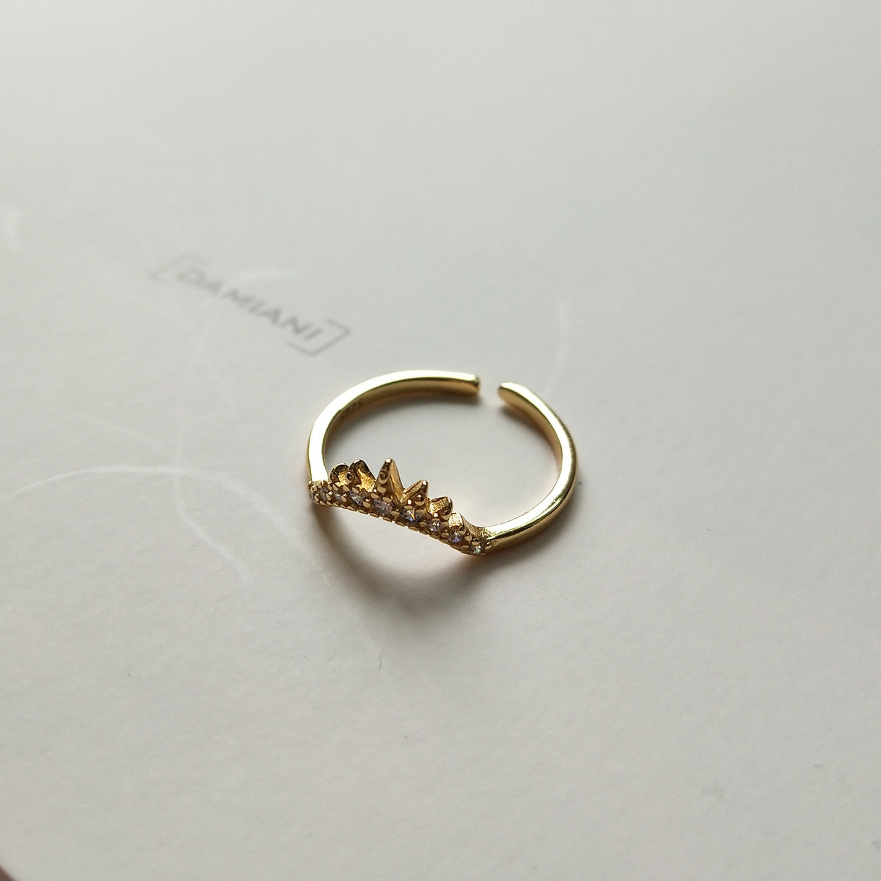 Anello minimalista in argento sterling 925, placcato oro con zirconia cubica micro-incastonata, regolabile, aperto