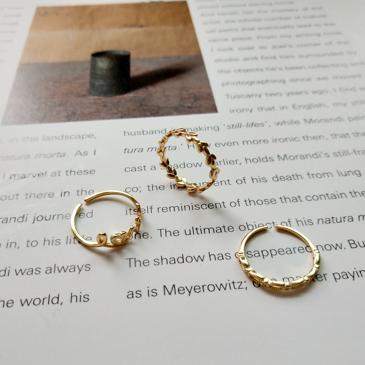 Anillo minimalista de plata de ley 925 con diseño geométrico chapado y estampado floral