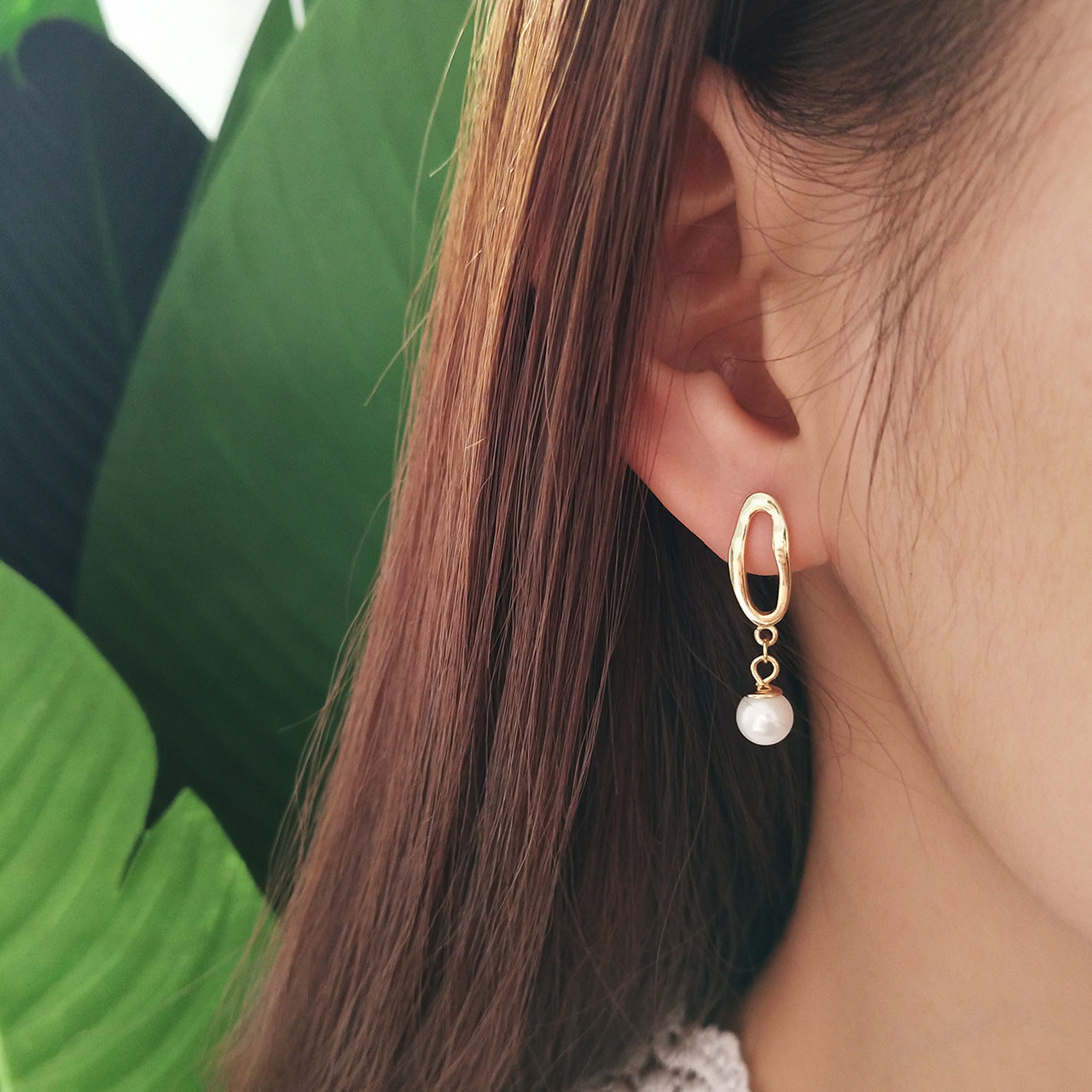 Orecchini Minimalisti in Argento Sterling 925 Placcato Oro con Perle Asimmetriche Geometriche