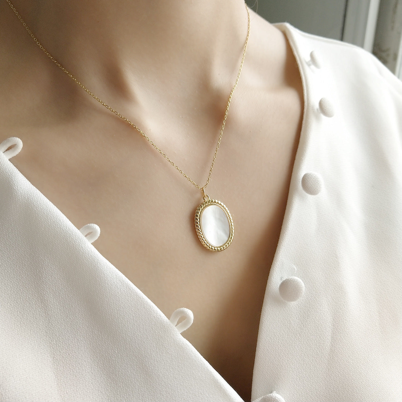 Sweet 925 Sterling Silver Oval Geometric Braided Ball Chain Necklace with Shell Element