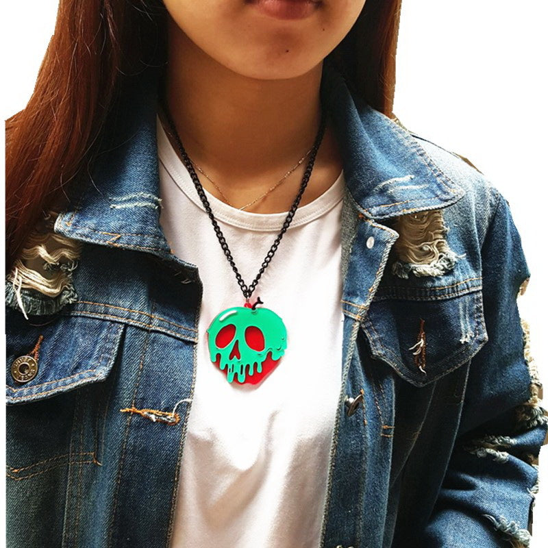 Collar con colgante de acrílico de manzana con diseño de Halloween