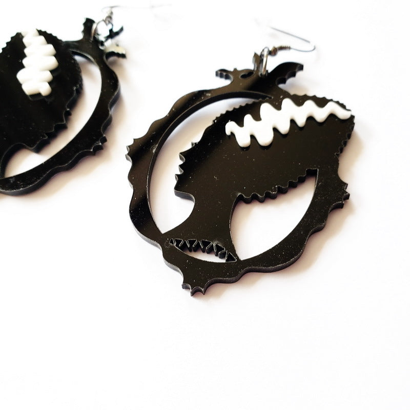Pendientes acrílicos de personaje de dibujos animados de bruja oscura atrevida Joyería de disfraz de Halloween