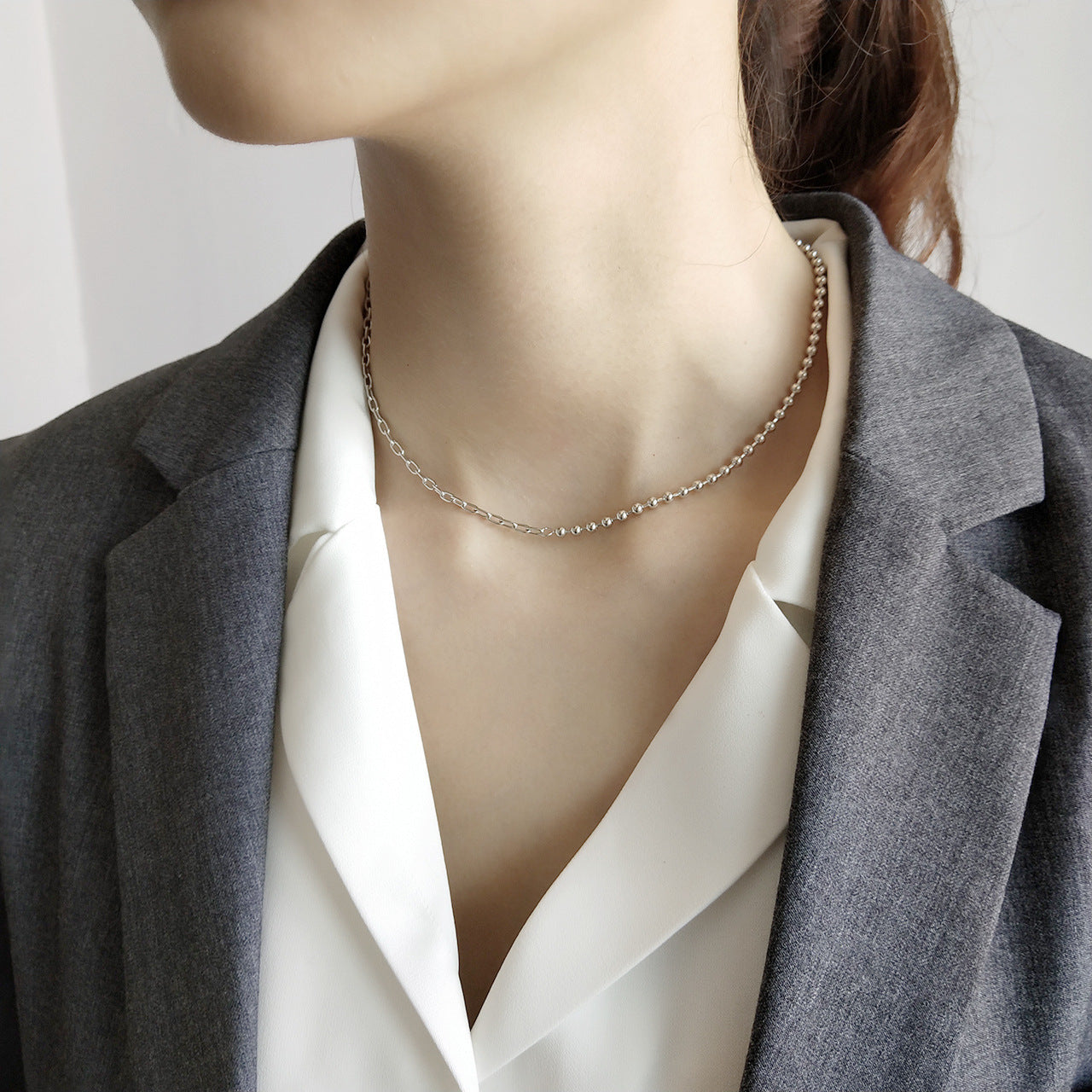 Minimalist 925 Sterling Silver Asymmetric Beaded Choker Necklace with Round Geometric Design