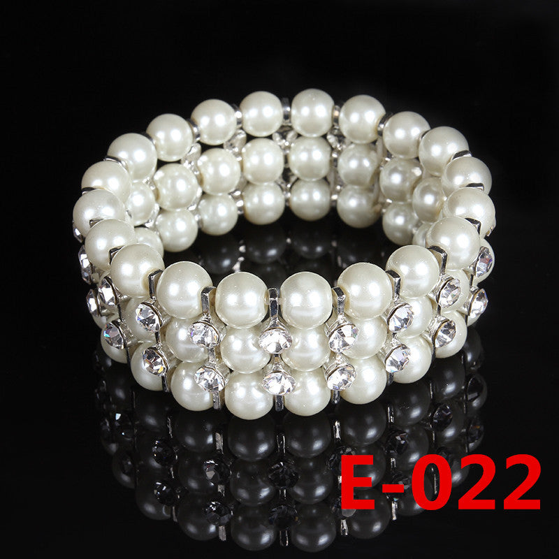 Minimalist Sweet Floral Pearl Inlay Alloy Bracelet for Women Wedding Photoshoot Daily Birthday Party