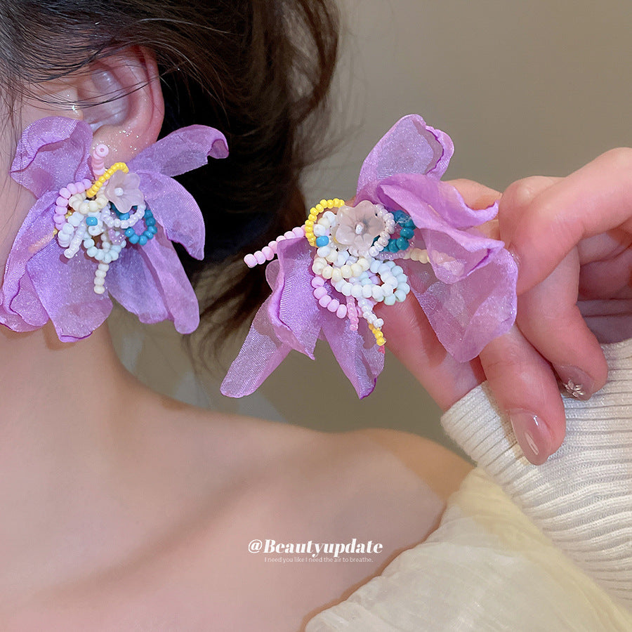 Orecchini a cerchio floreali delicati con perle di cristallo su perni in argento sterling per donne, fatti a mano, freschi ed eleganti, leggeri