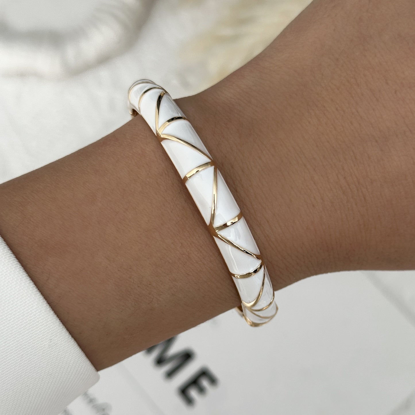 Vintage Exaggerated Enamel Plated Alloy Geometric Bamboo Chunky Spring Bracelet for Women