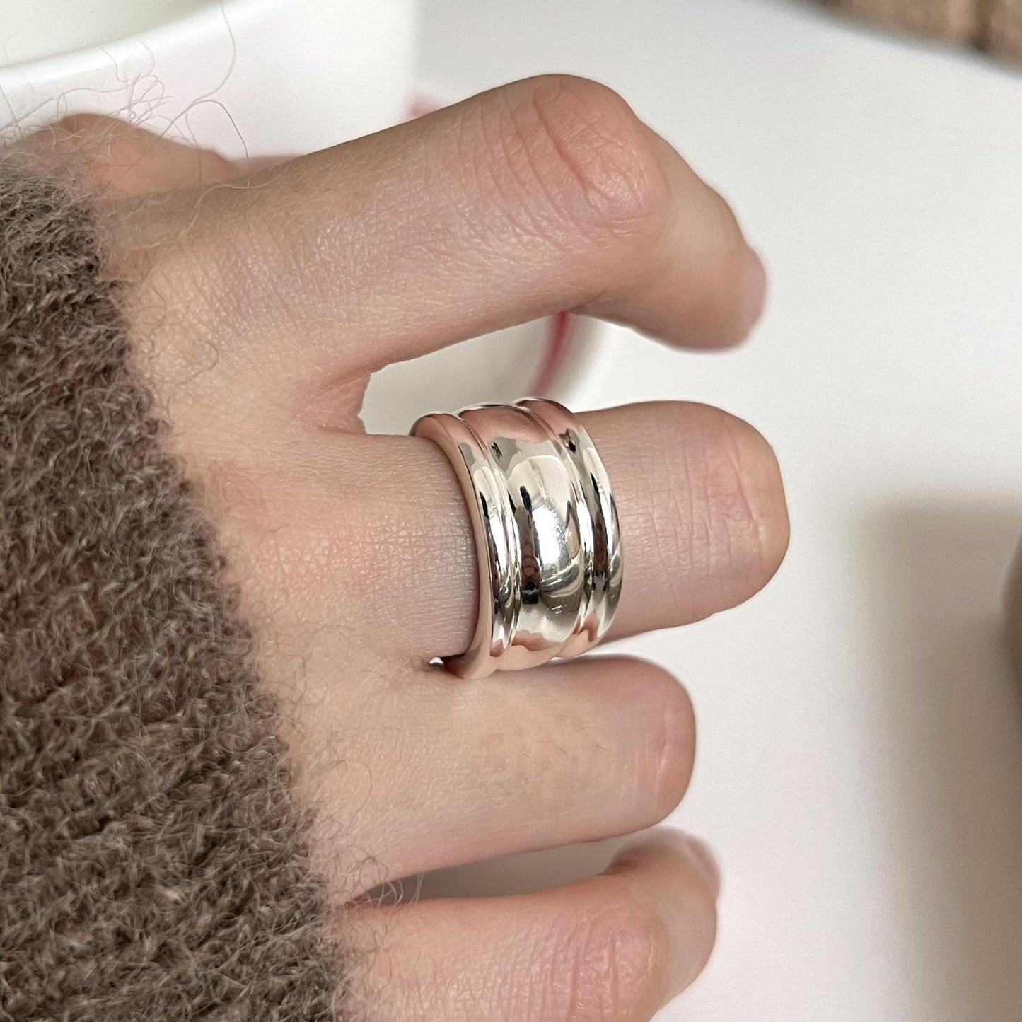 Anillo abierto irregular de diseño original para mujer en plata de ley 925 con patrón de doble anillo