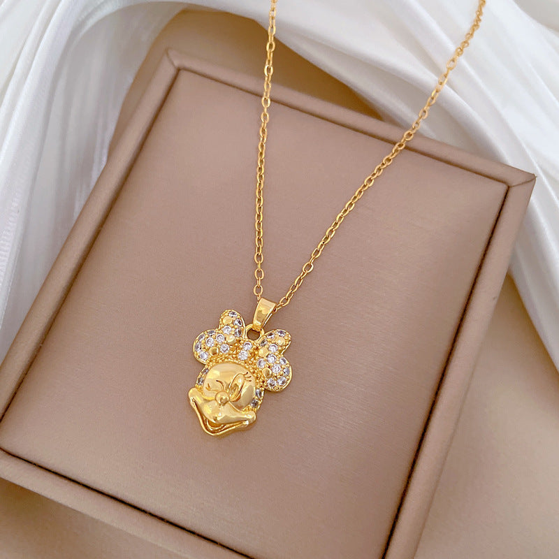 Collana con ciondolo a farfalla in strass di lusso da donna, catena in acciaio al titanio, gioielli delicati per clavicola, design geometrico elegante