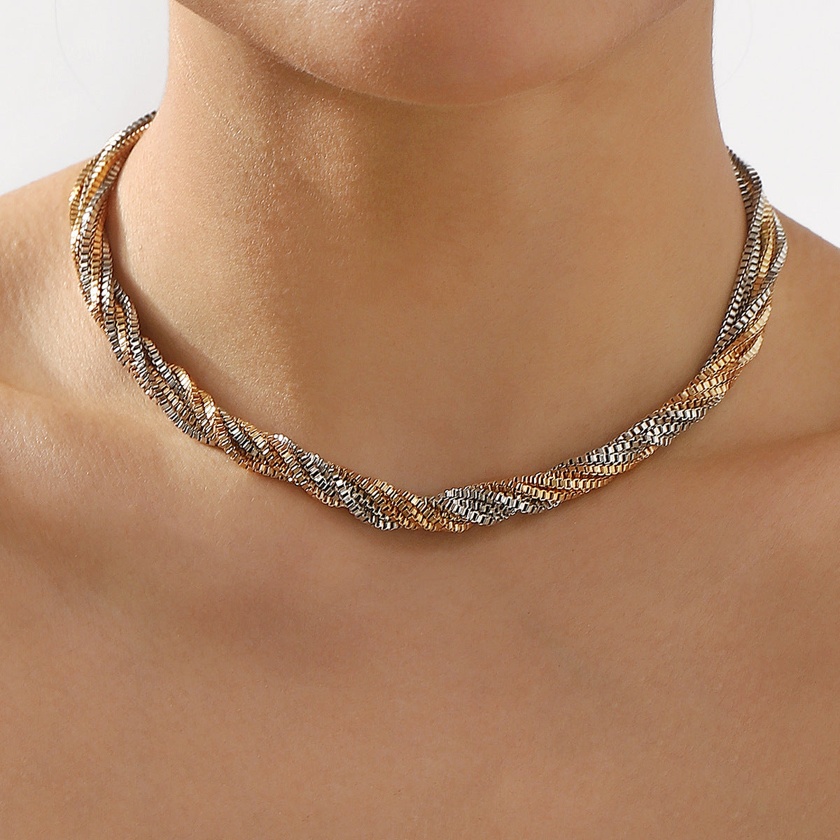 Collar minimalista trenzado ondulado de tres tonos para mujer con cadena de hierro galvanizado gargantilla para capas