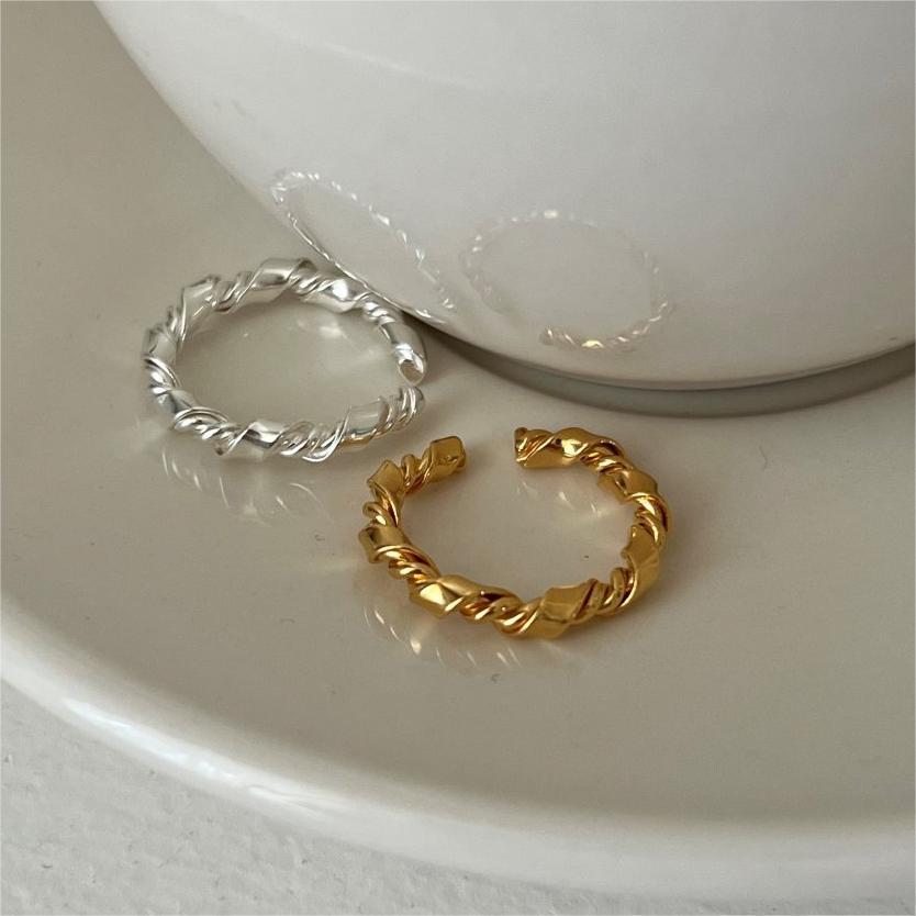 Anillo de nudo de corazón minimalista hecho a mano de plata de ley 925 para mujer