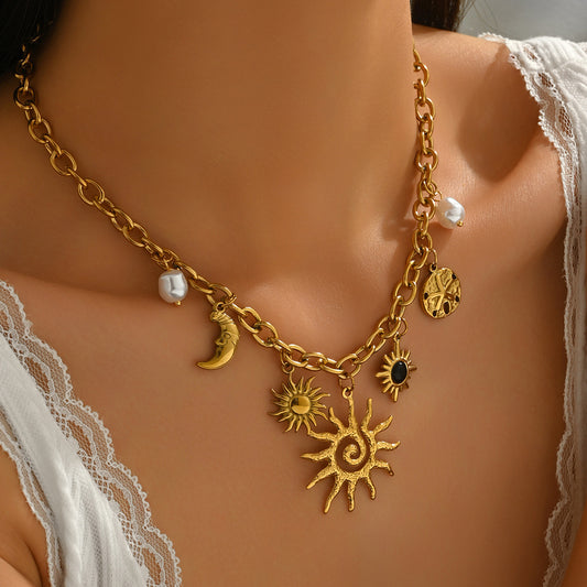 Elegante collar con colgante de girasol para mujer con incrustaciones de diamantes de imitación en aleación de zinc y cadena estándar