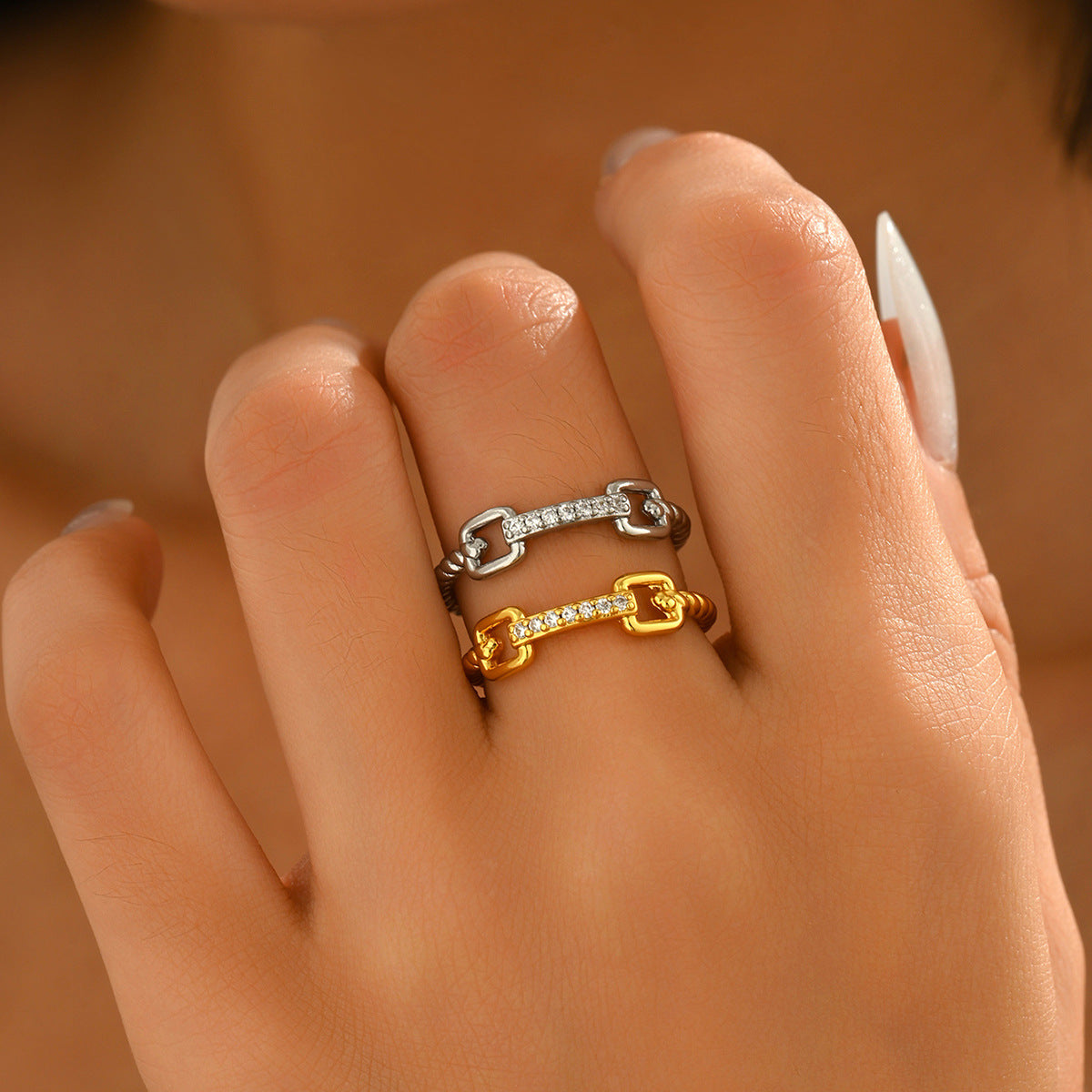 Anello a Fascia Aperta Minimalista Geometrico da Donna in Lega di Zinco con Intarsio in Zirconia Cubica