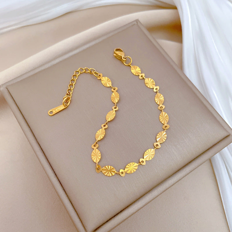 Oval Shiny Titanium Steel Chain Bracelet for Women Vintage Korean-Inspired Friendship Gift with Gold Plating and Water Wave Pattern