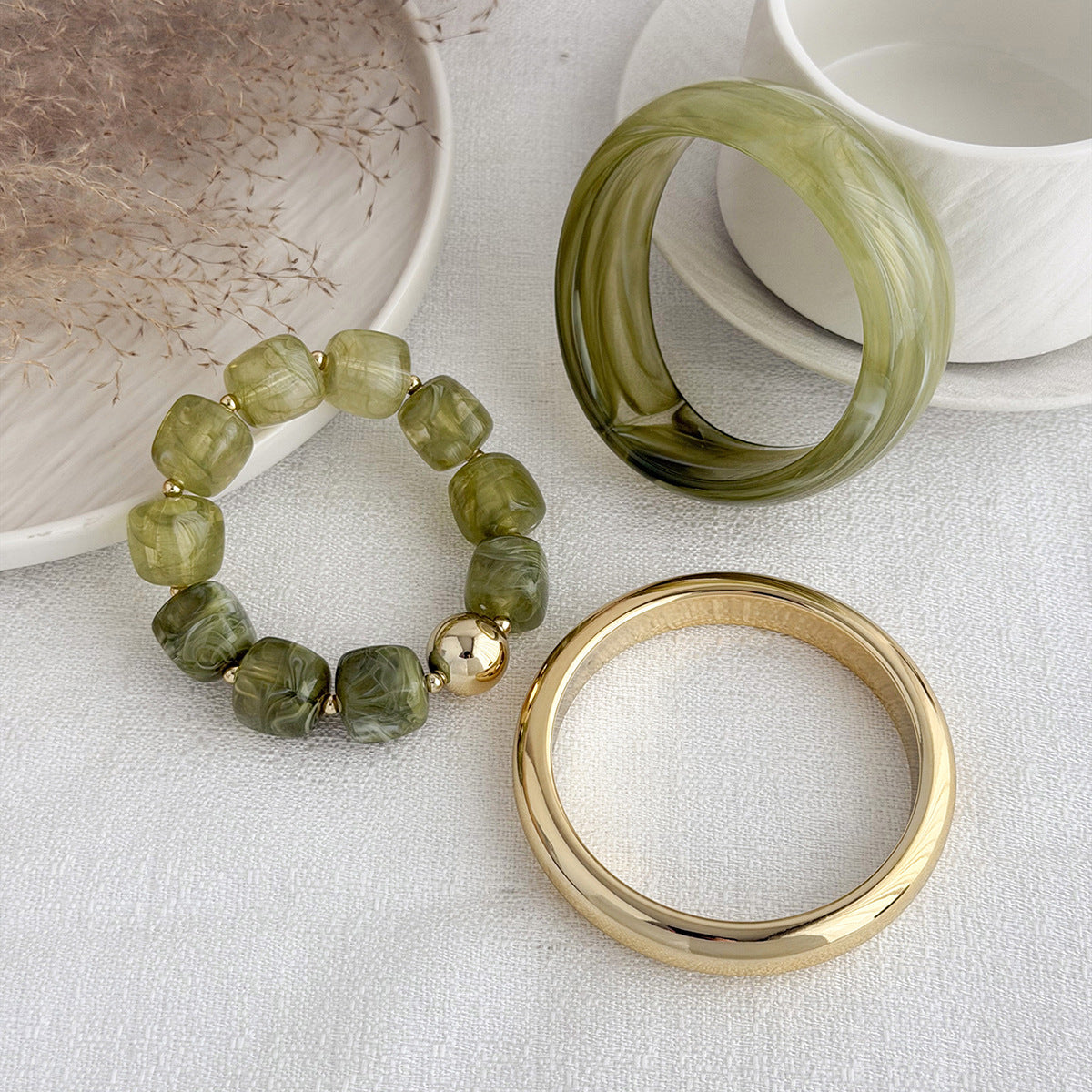 Minimalist Elegant Geometric Gradient Resin Plated Bangle Bracelet