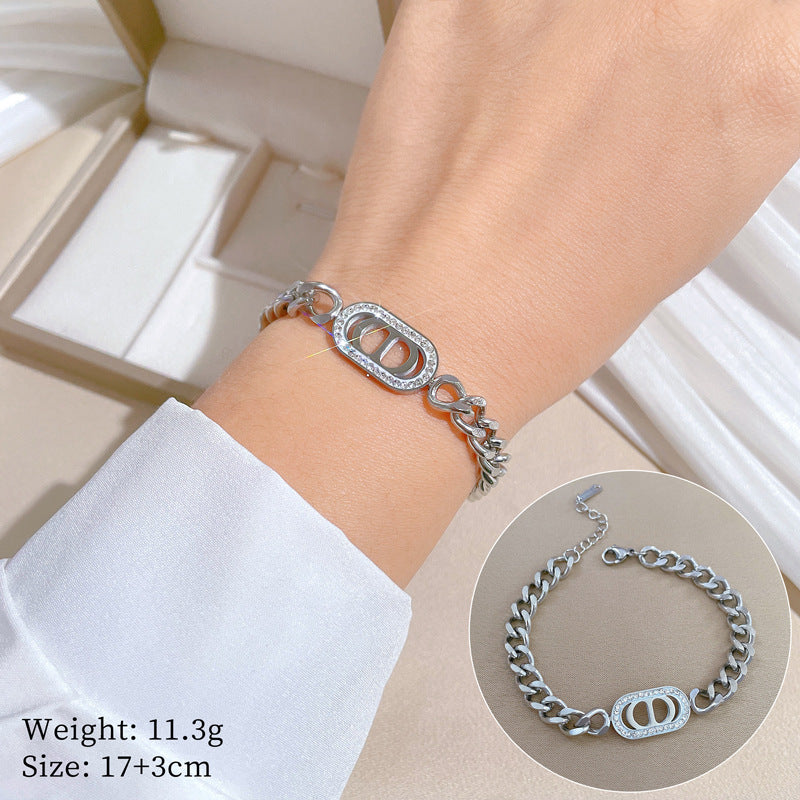 Vintage Women's Titanium Steel Rope Chain with Round Beads and Roman Numerals Gold Plated Wave Texture Four-Season Bean Hand Chain