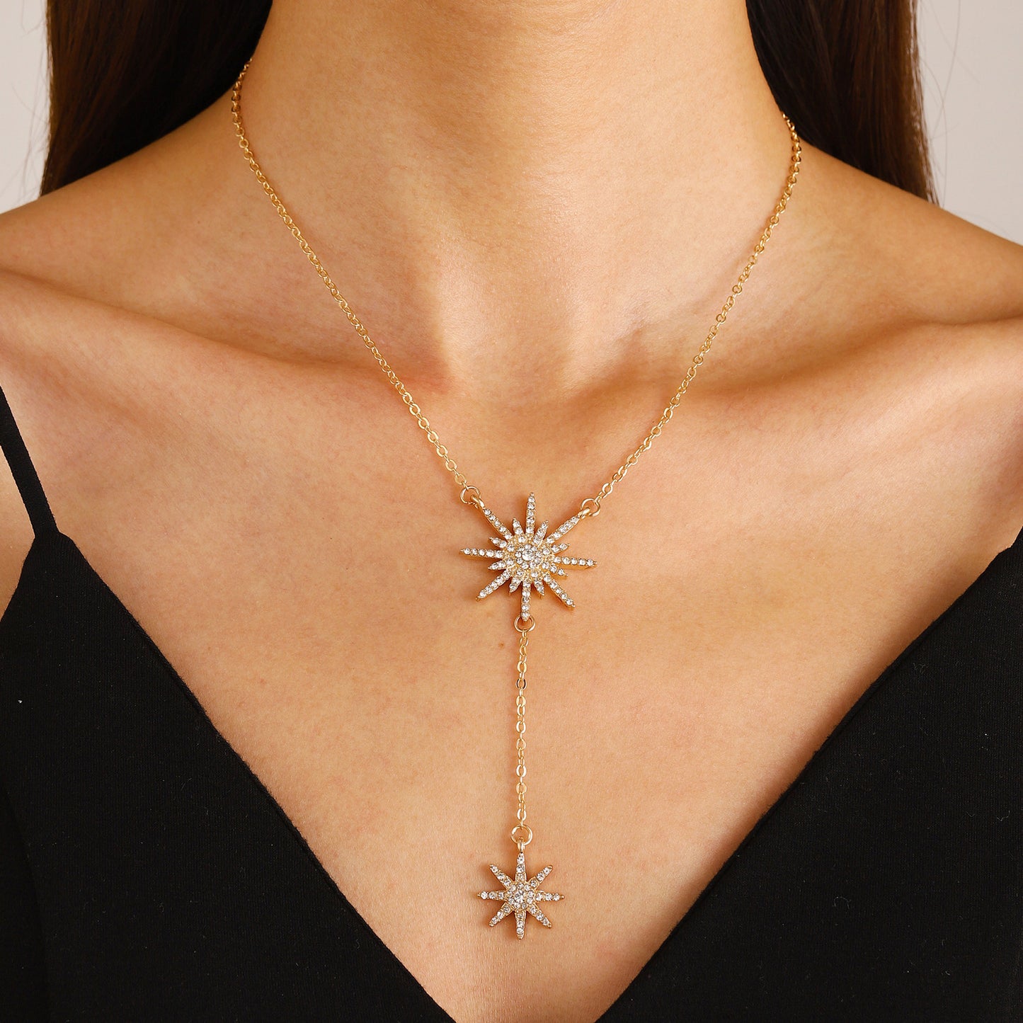 Collar de copo de nieve geométrico para mujer con incrustaciones de diamantes de imitación, cadena de aleación en estilo minimalista y moderno
