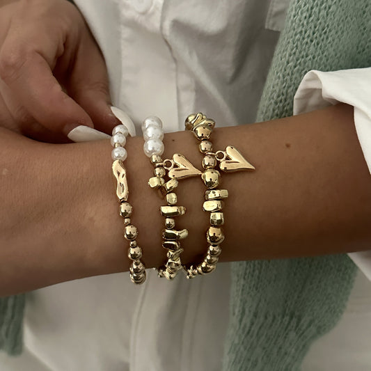 Bracciale in acrilico con cuore geometrico, perle e perline, modello Sweet Streetwear