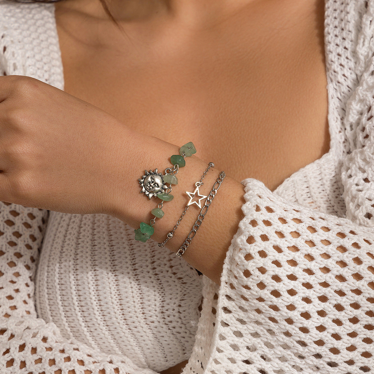 Pulsera de aleación en forma de estrella de estilo bohemio vintage con acabado galvanizado y diseño de cadena multicapa irregular