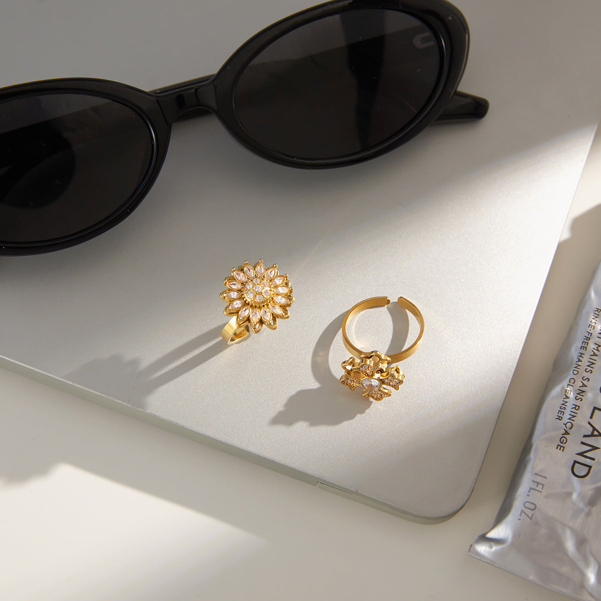 Anello Girevole in Acciaio al Titanio Geometrico Minimalista con Placcatura in Oro PVD da Donna