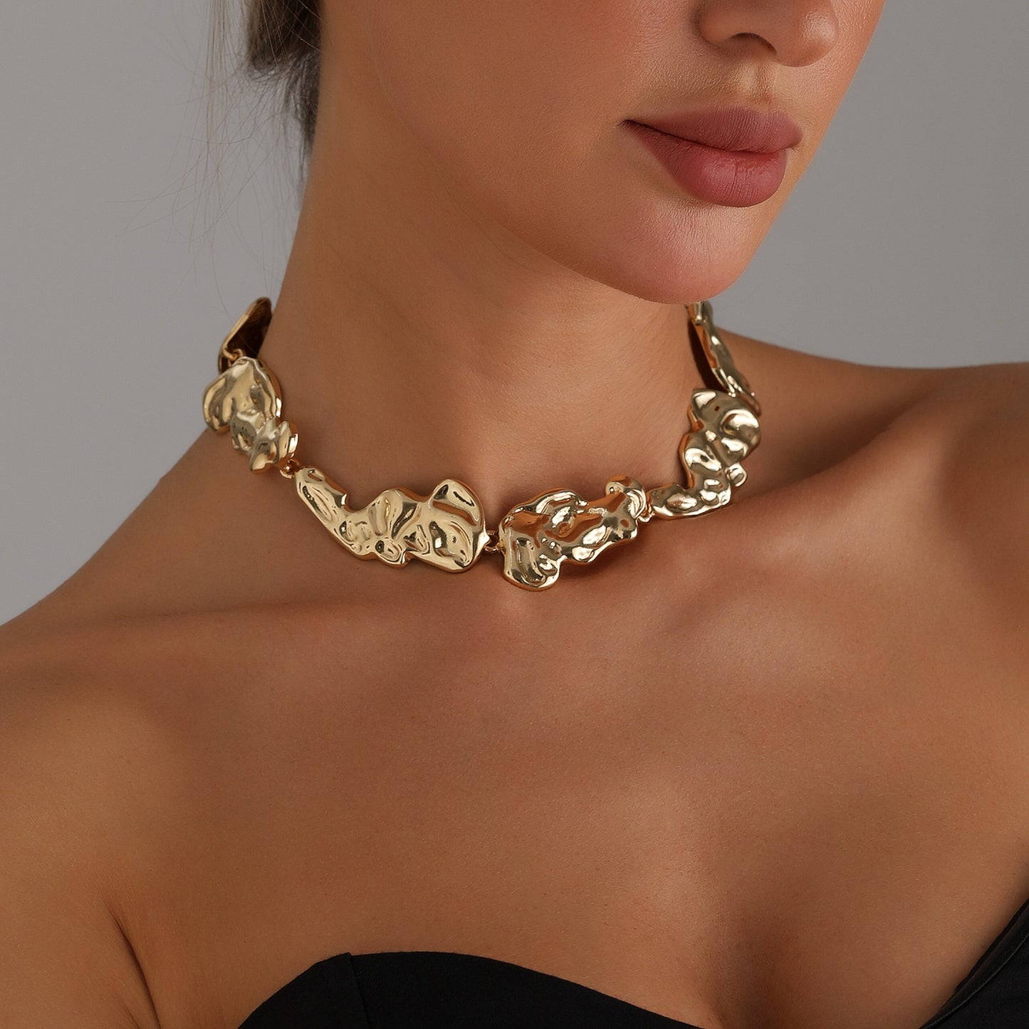 Irregular Lava-Shaped Geometric Pendant Necklace in Alloy with Electroplated Finish for Women