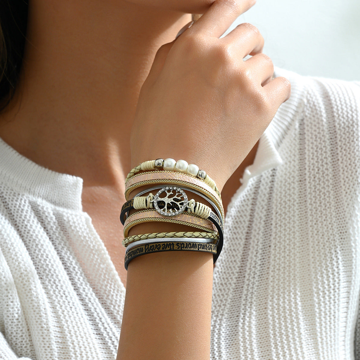 Minimalist Geometric Leather Bracelet for Women with Diamond Inlay and Oval Ring Design