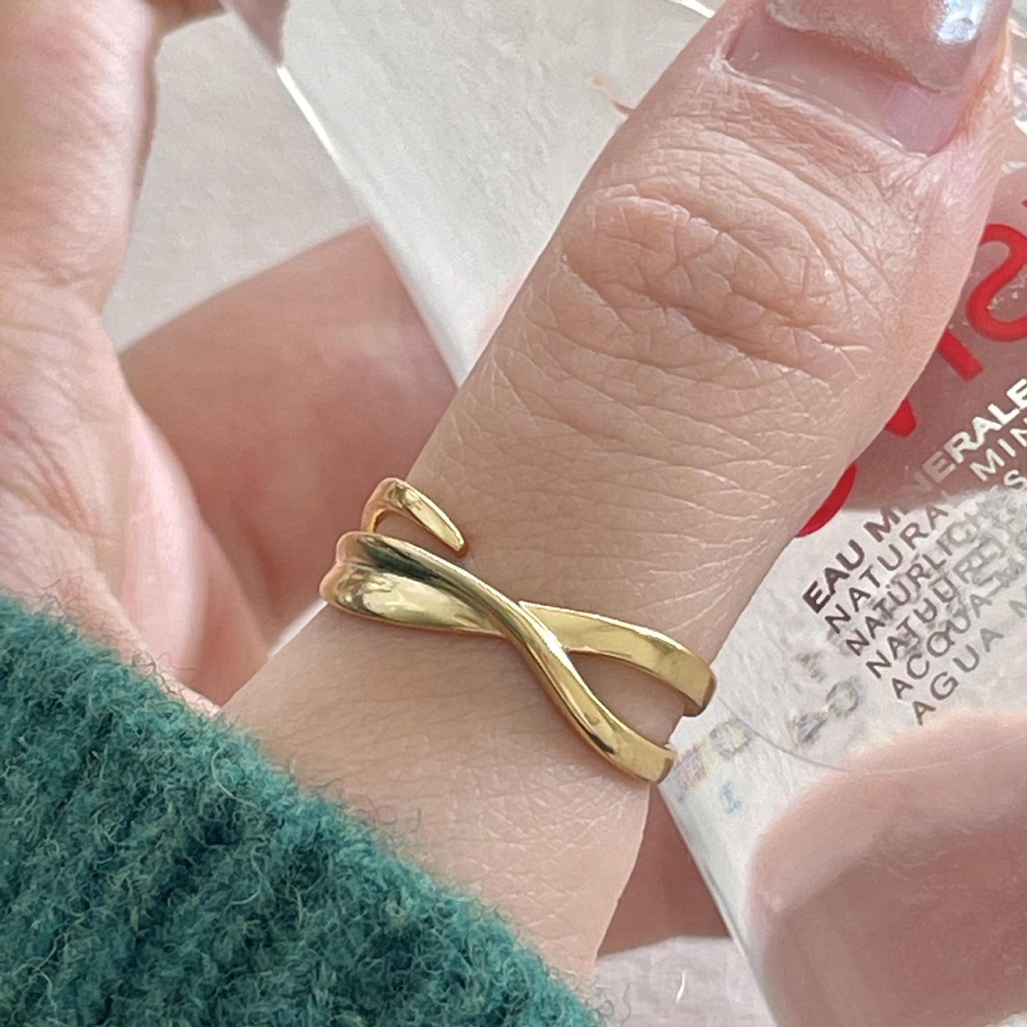 Anello da donna minimalista placcato in argento sterling 925 con linea incrociata geometrica
