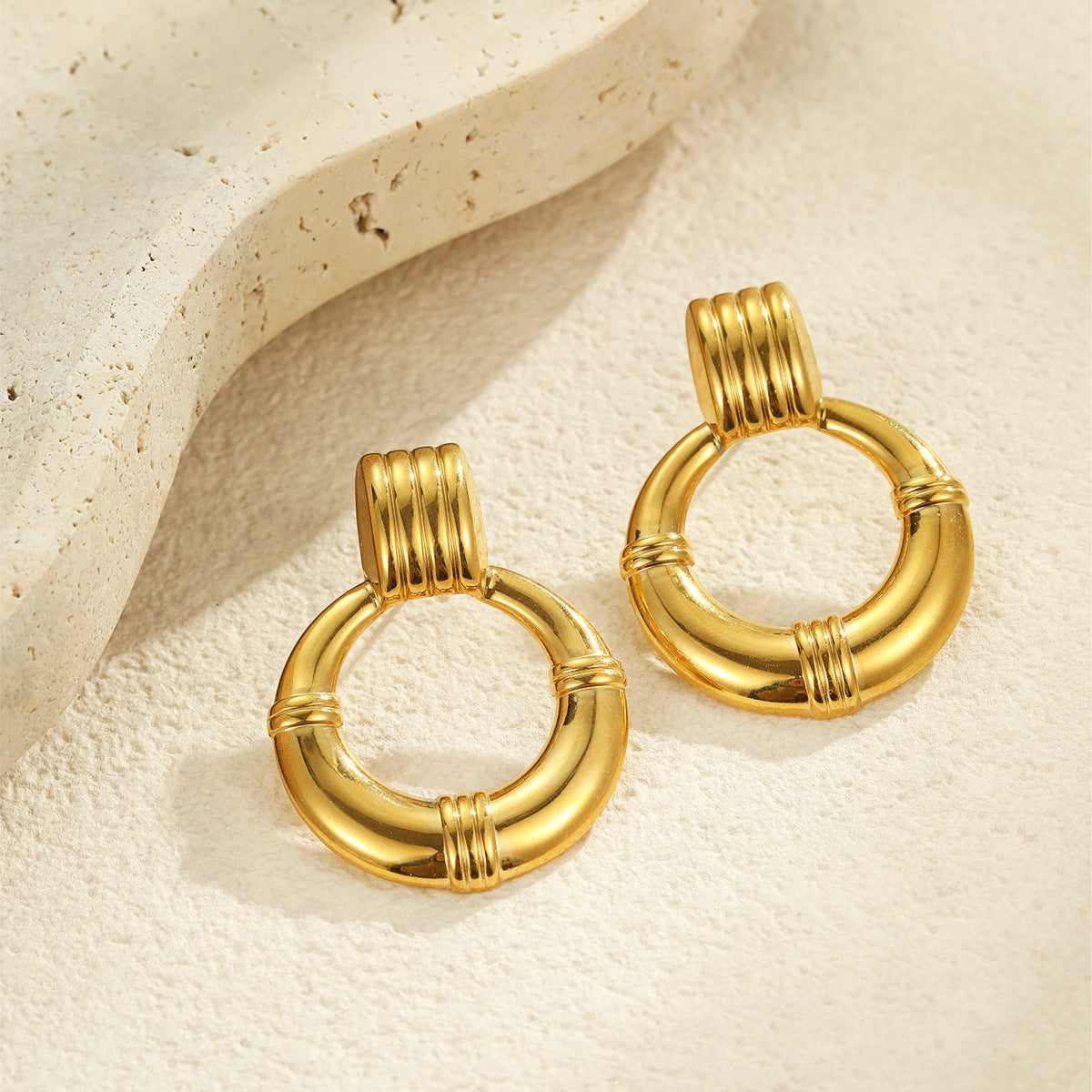 Orecchini a Cerchio Minimalisti Geometrici in Acciaio Inossidabile con Placcatura in Oro 18K da Donna