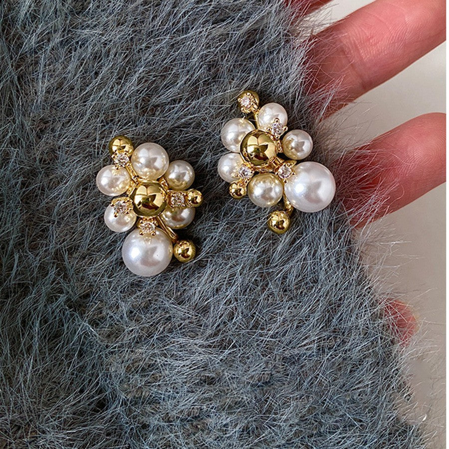 Orecchini a perno con perle stile vintage francese elegante con perni in acciaio placcato per donna, uso quotidiano, design rotondo geometrico minimalista, look di lusso