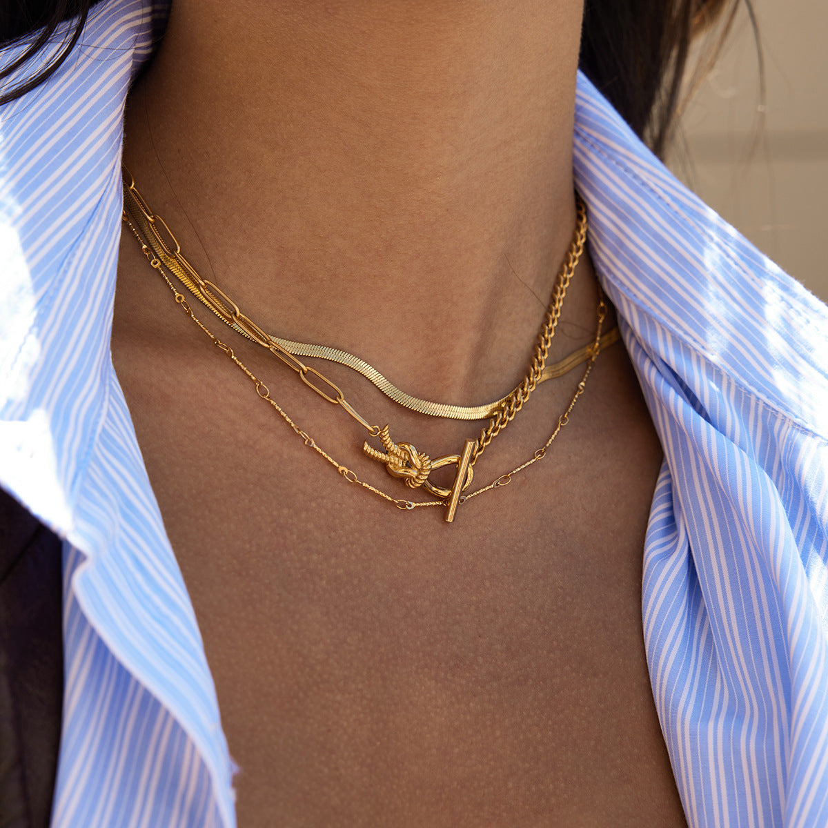 Collar Minimalista de Acero Inoxidable con Nudo Geométrico de Titanio para Mujer, con Cadena de Clavícula de Acero Inoxidable con Acabado Chapado
