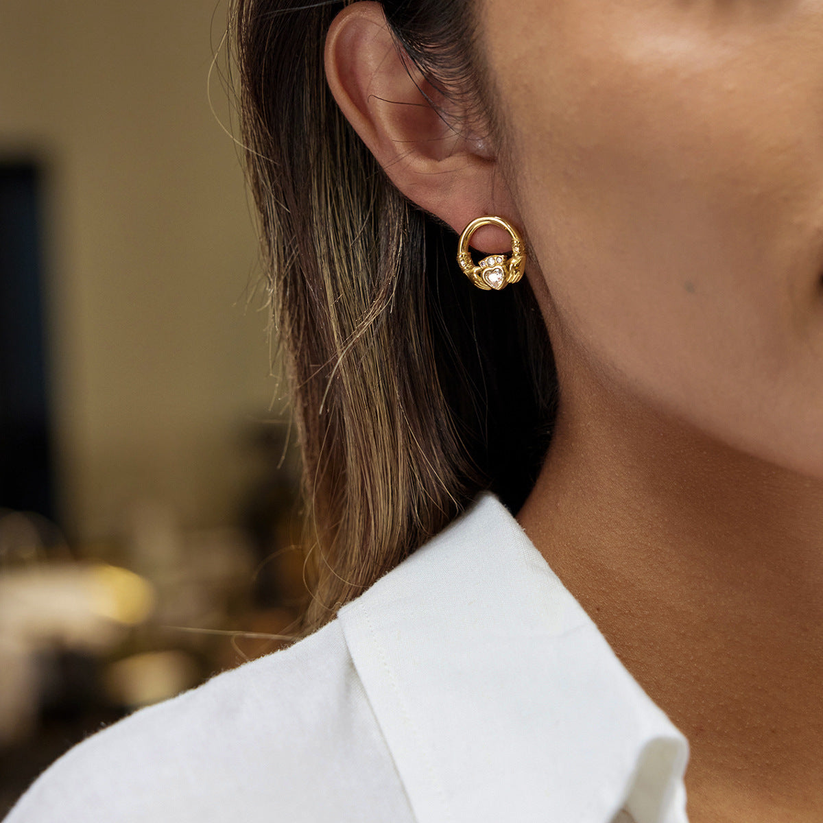 Pendientes de acero de titanio con forma de mano geométrica e incrustaciones de circonio, chapados en oro al vacío PVD, aretes modernos y elegantes para mujer