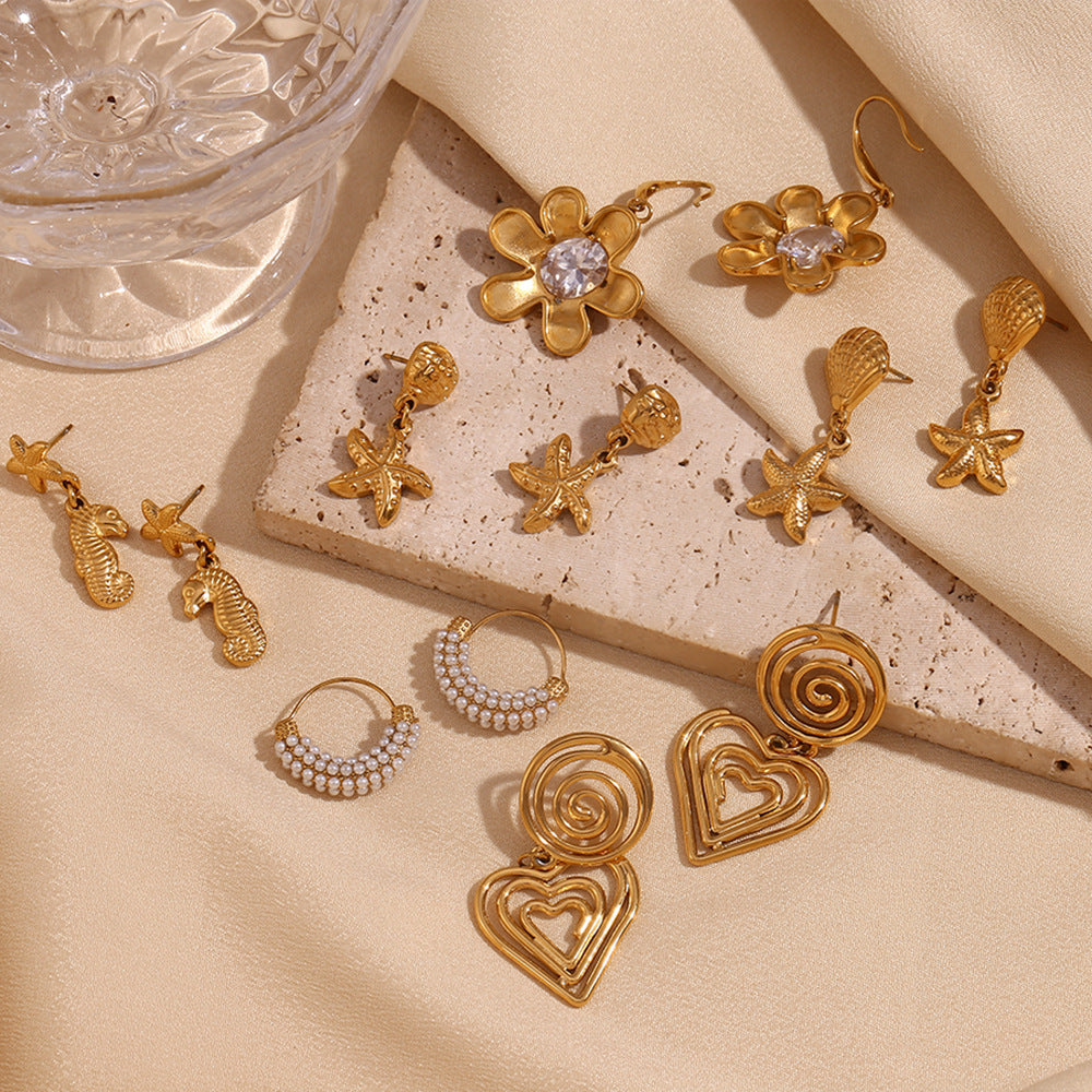 Orecchini a cerchio a spirale con stelle marine e cuore floreale alla moda in acciaio inossidabile placcato oro 18K da donna