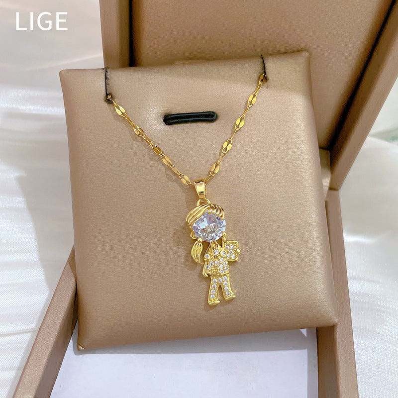 Collana con ciondolo a luna geometrica minimalista per donna e uomo in acciaio al titanio con intarsio di strass e delicata catena a medaglione