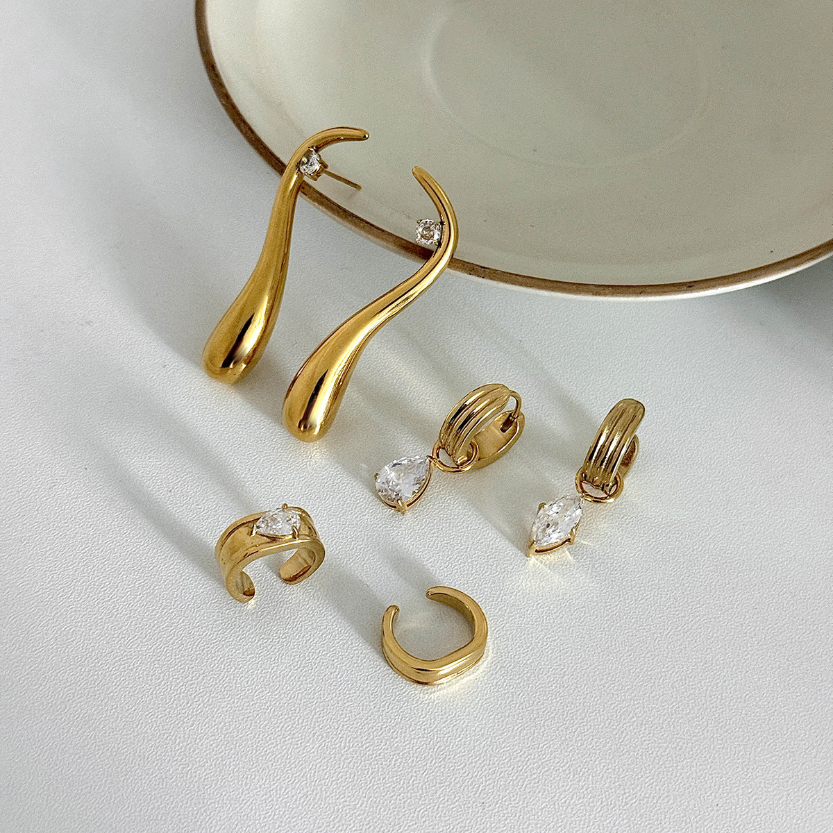 Luxury Elegant Teardrop Stainless Steel PVD 18K Gold Plated Rhinestone Hoop Earrings for Women