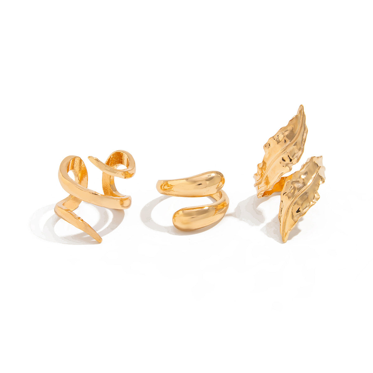 Juego de anillos geométricos minimalistas de aleación para mujer con acabado chapado, textura de arrugas líquidas y diseño apilable.