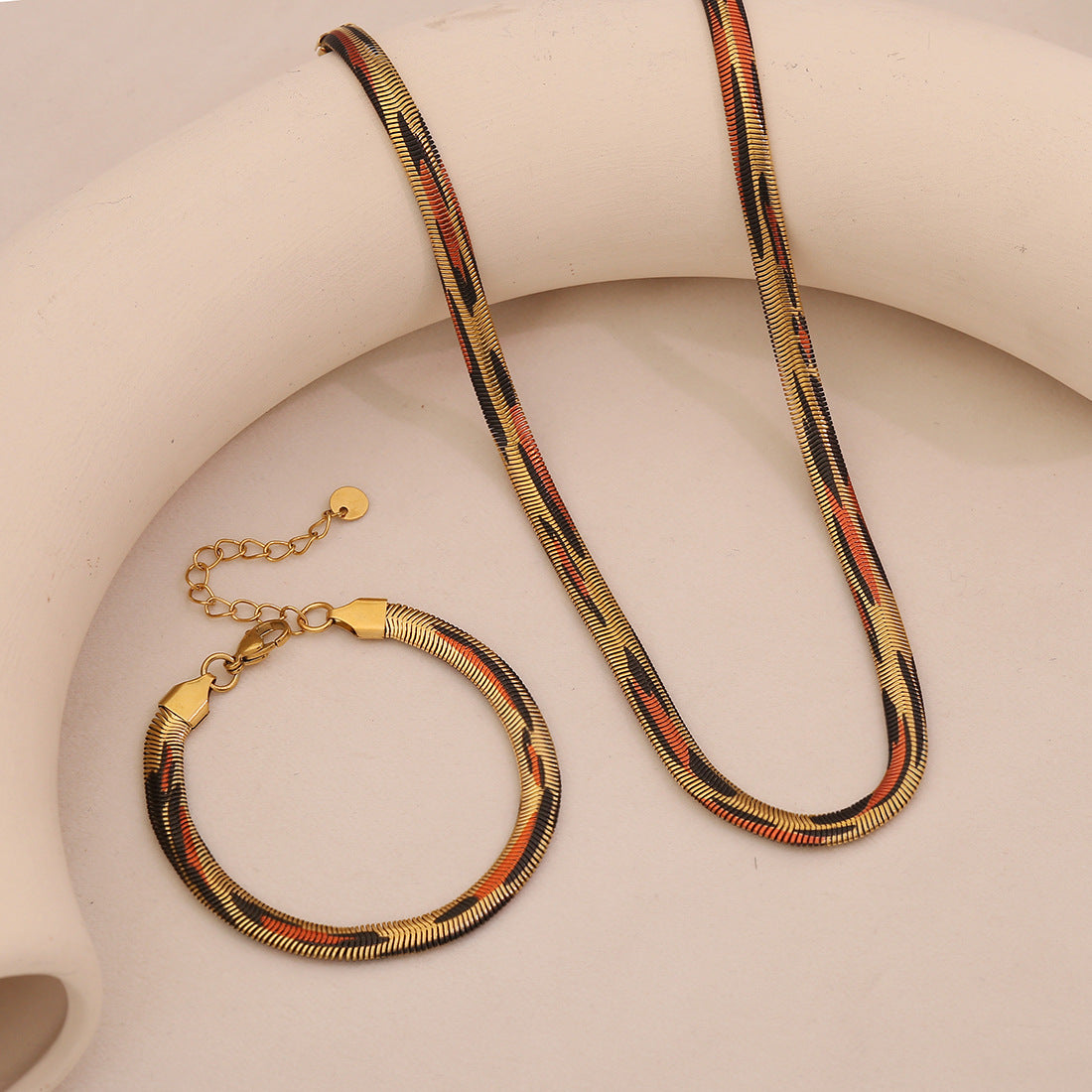 Retro Leopard Print Snake Chain Necklace for Women Stainless Steel Pendant with Animal Pattern and Plated Finish