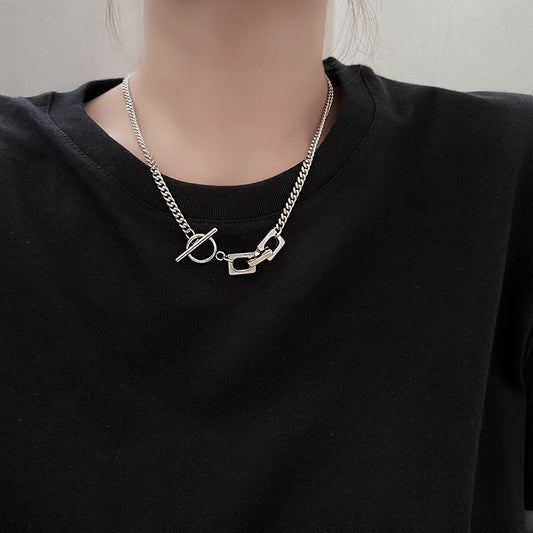 Collar Minimalista Geométrico de Acero de Titanio para Mujeres y Hombres con Acabado Pulido, Cadena Ajustable para Sudaderas