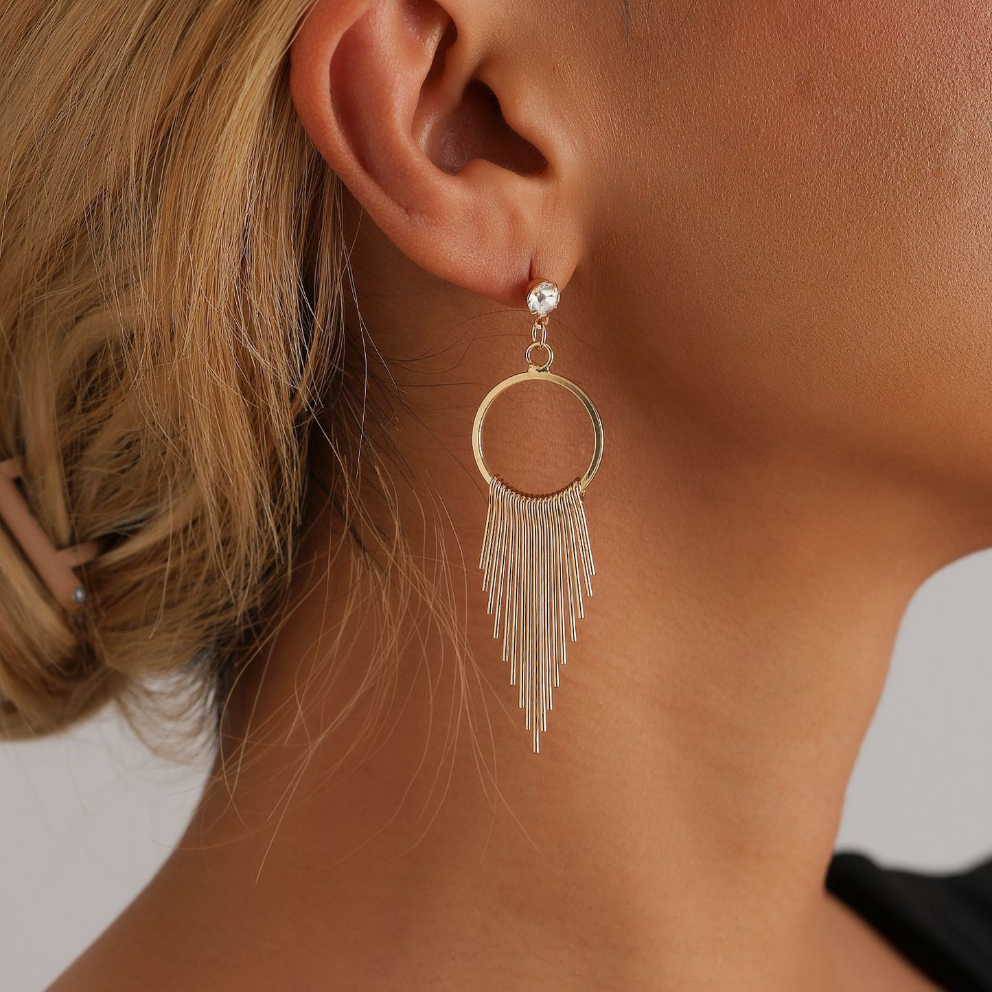 Pendientes colgantes geométricos metálicos vintage con incrustaciones de pedrería y borlas para mujer