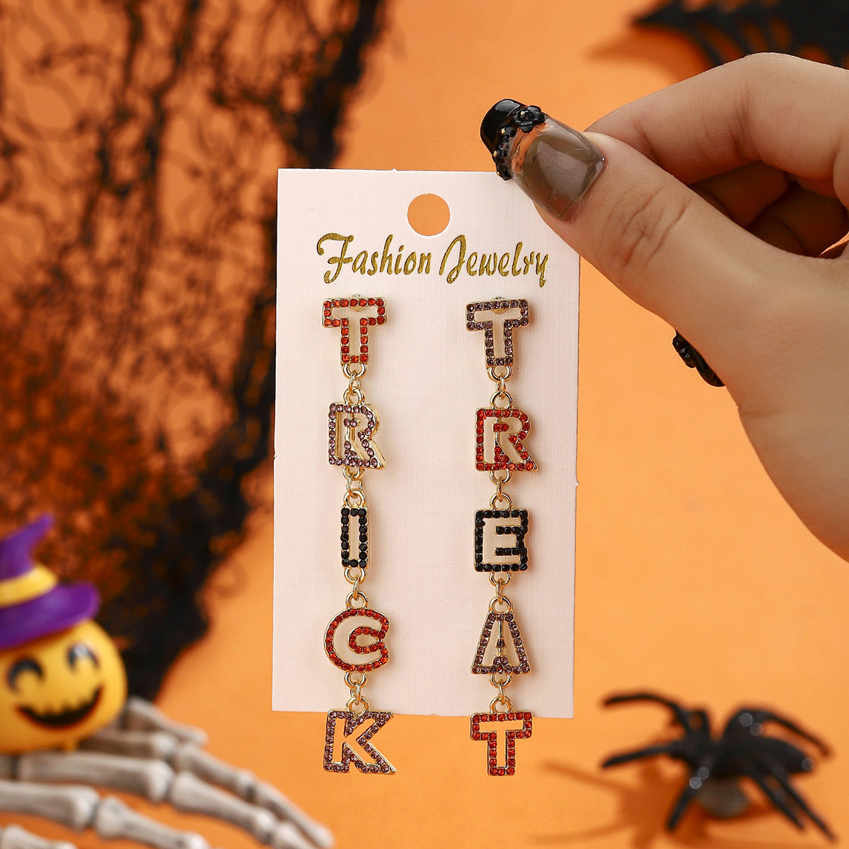 Orecchini alla moda a forma di lettera per Halloween in lega con finitura placcata da donna