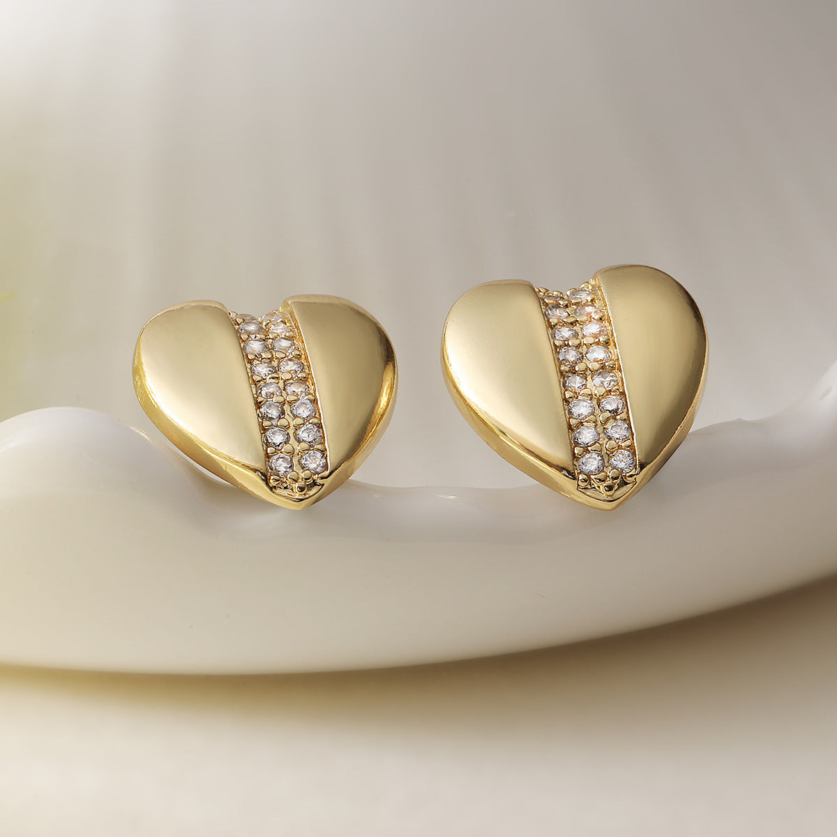 Minimalist Heart-Shaped Copper Earrings with 18K Gold Plating and Cubic Zirconia Inlay for Women