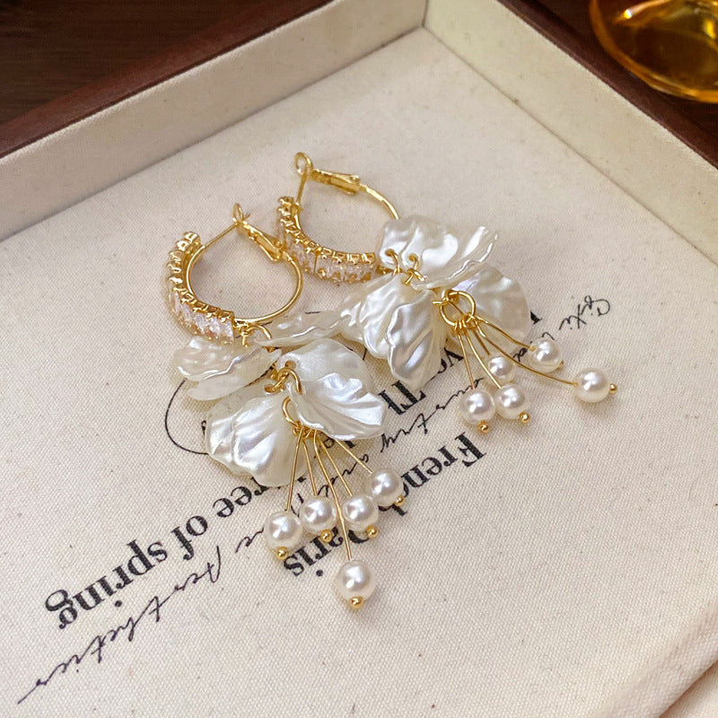 Eleganti Orecchini a Perno da Donna in Stile Francese Vintage con Zirconi Geometrici e Perle Imitazione