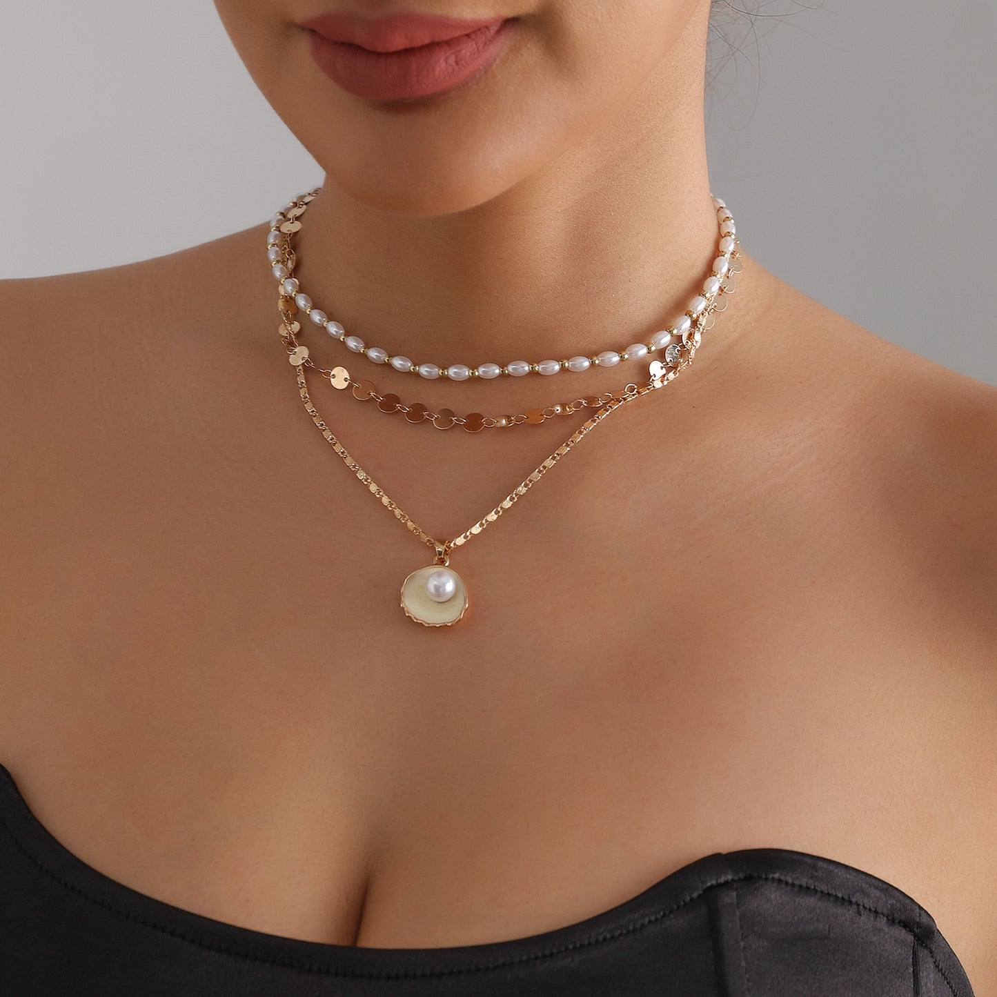 Fashion Geometric Round Alloy Shell Pearl Plated Necklace for Women