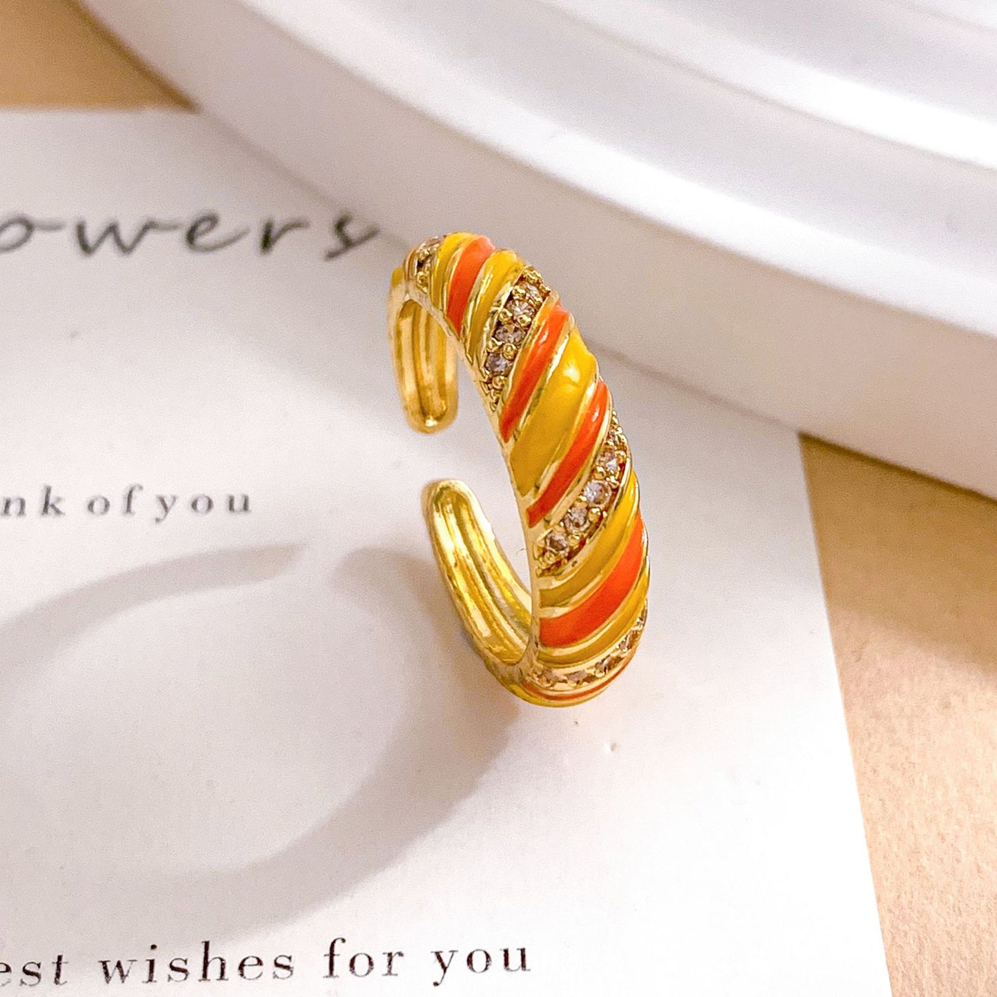 Anello a forma di cuore in ottone, con zirconi cubici, placcato oro, dal design regolabile e aperto, per donna