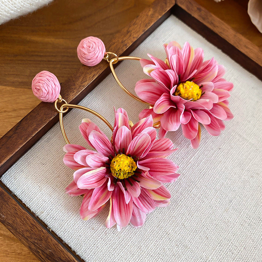 Pendientes de botón florales de tela hechos a mano para mujer con postes de acero, joyería elegante y minimalista