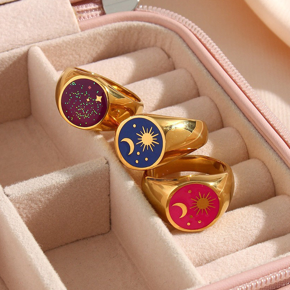 Anillo de Acero Inoxidable Geométrico Chapado con Sol y Luna para Mujer con Acabado Esmaltado