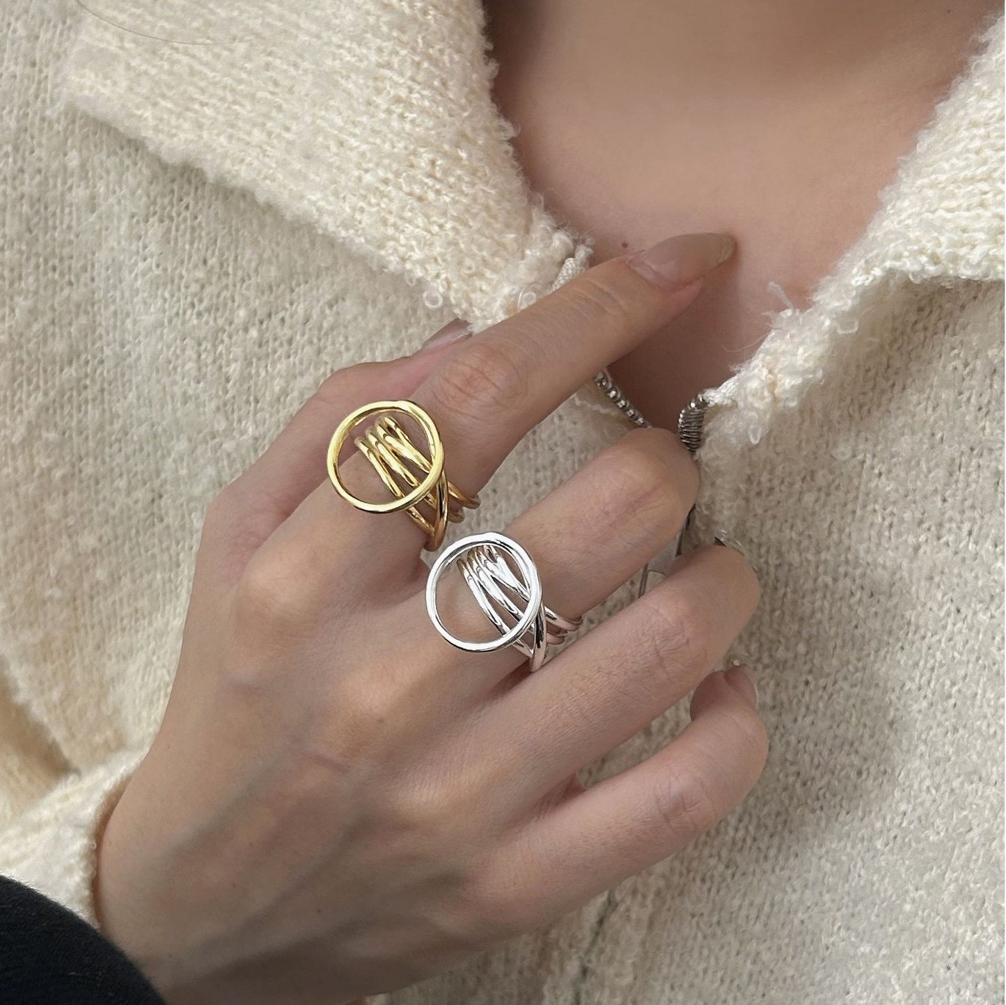Anello Geometrico Rotondo Minimalista in Argento Sterling 925 per Donna