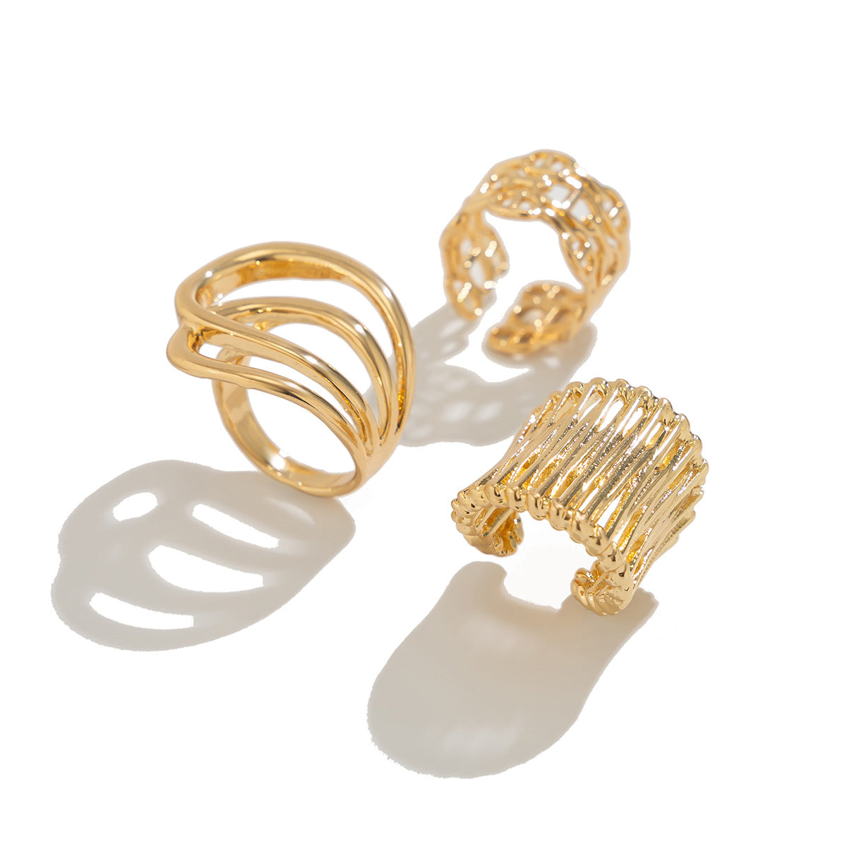 Anello a Fascia Larga Geometrico Minimalista in Lega con Finitura Perlata e Design Asimmetrico da Donna