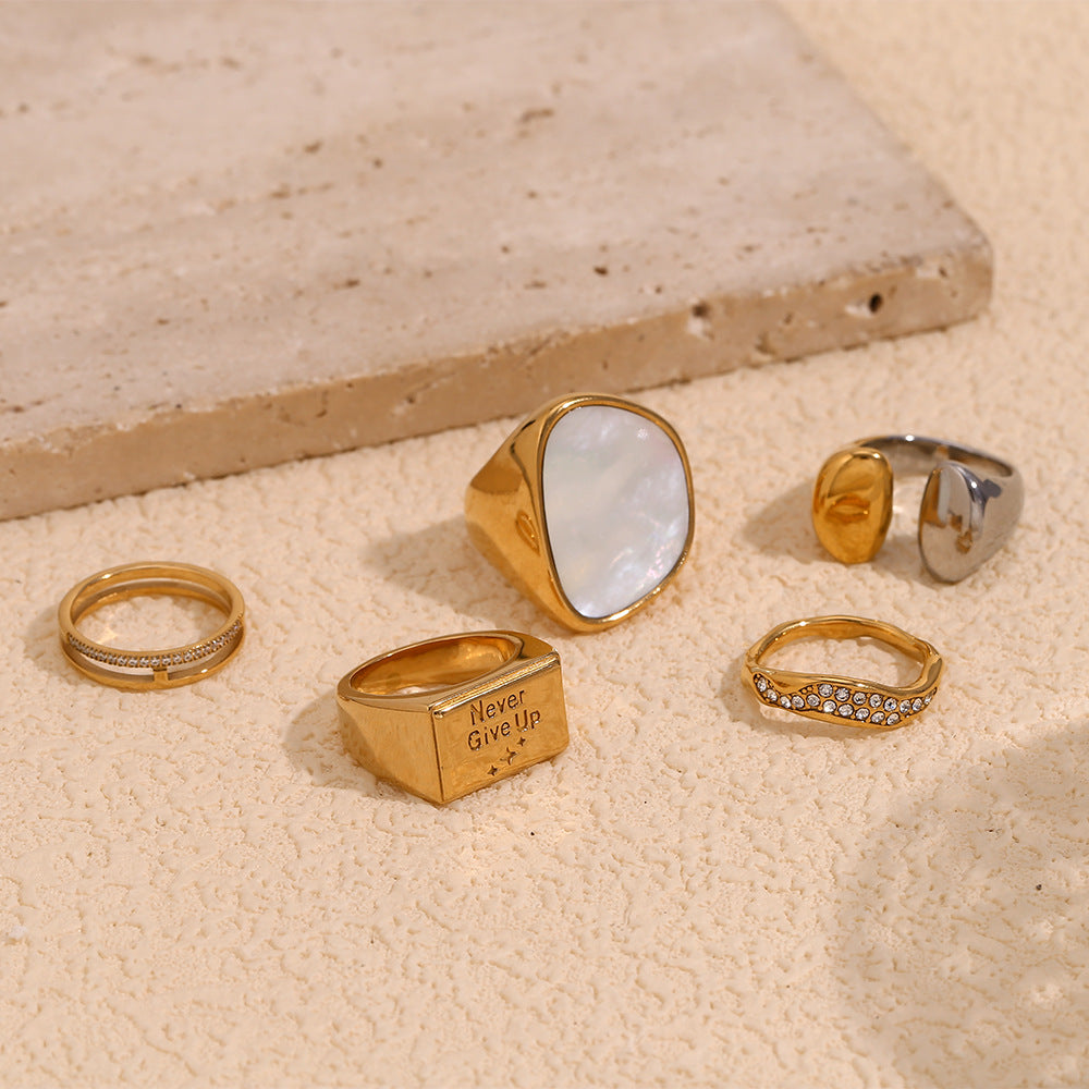 Anello geometrico minimalista da donna in acciaio inossidabile placcato oro 18 carati