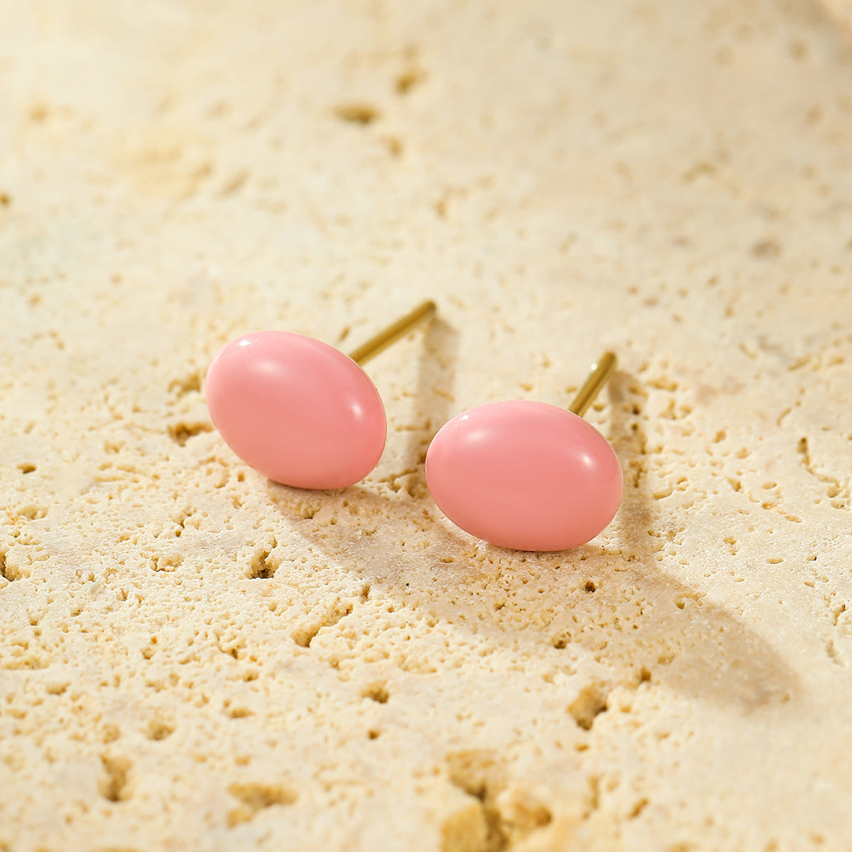 Orecchini a perno con perline in acciaio inossidabile alla moda e minimalisti, con placcatura in oro 18 carati e accento a goccia per donne