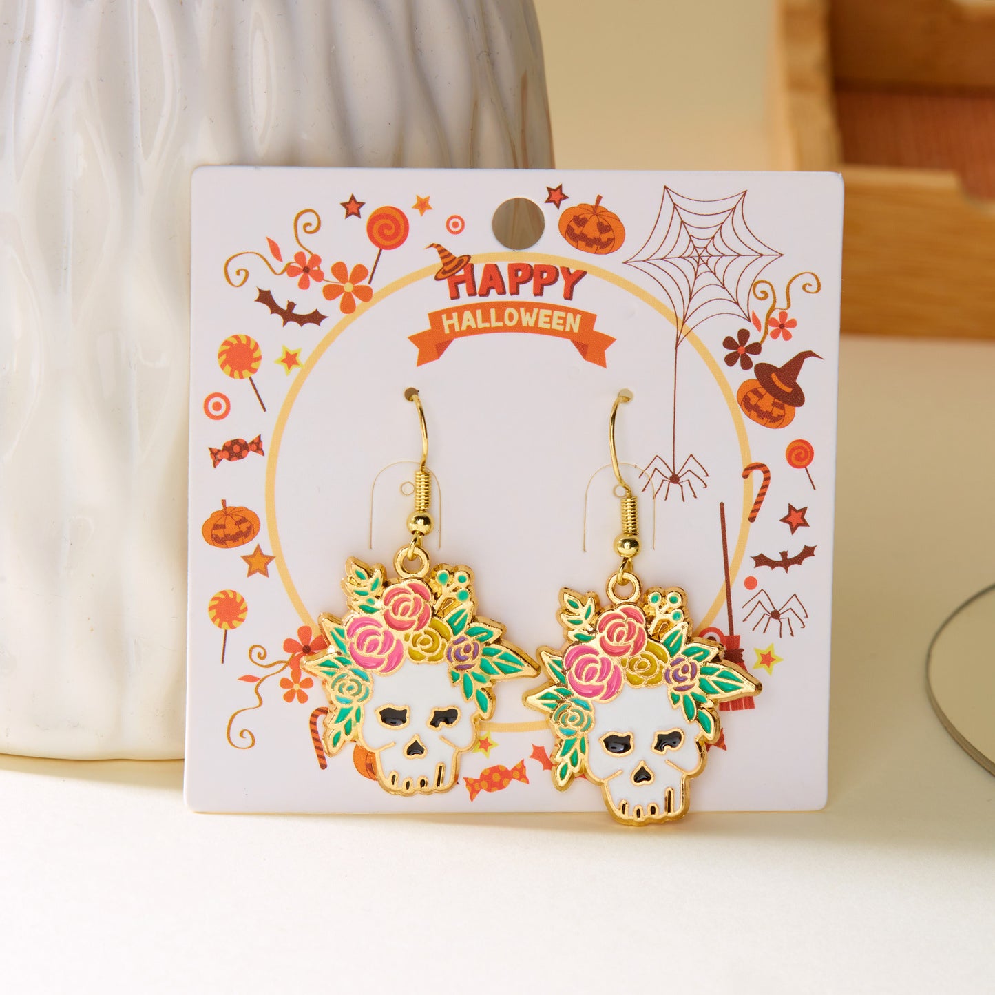 Pendientes de Calavera y Calabaza de Halloween a la Moda con Ganchos de Aleación Bañados en Oro para Mujer