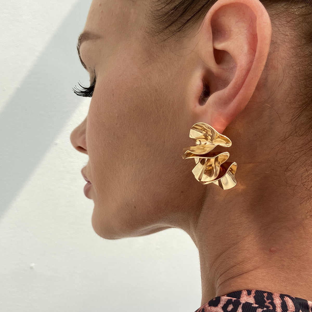 Orecchini a perno geometrici minimalisti da donna con design a trama piegata in lega con finitura galvanizzata